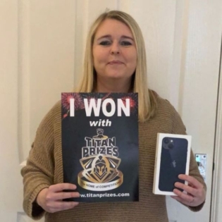 Claire Davies - iPhone 13 Winner