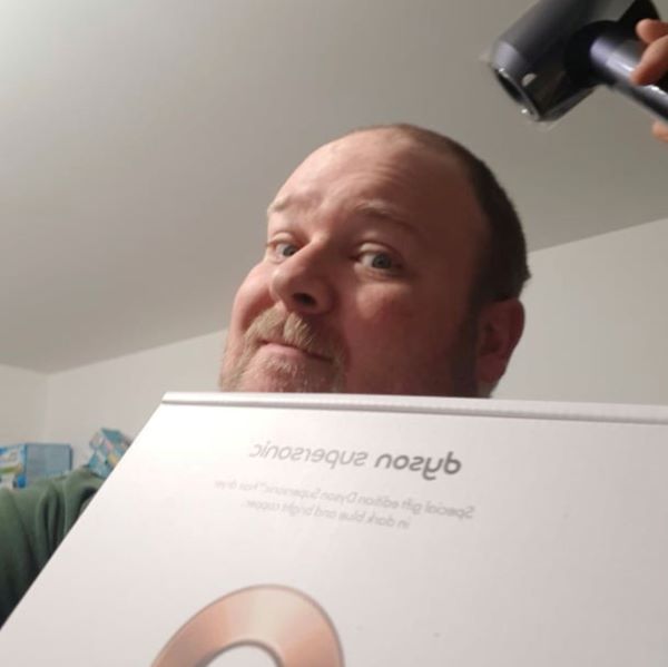 rob-green-dyson-supersonic-hairdryer.jpg – Titan Prizes